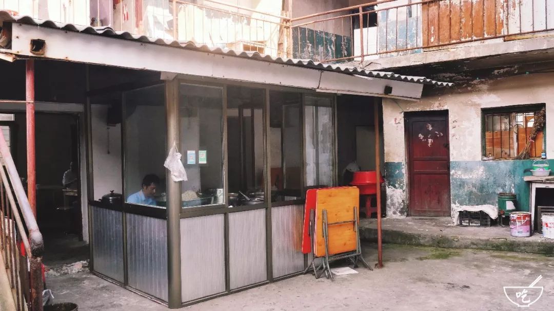 「十堰美食」51厂这家店，开了20多年只卖1种面，味道仍旧让人痴迷