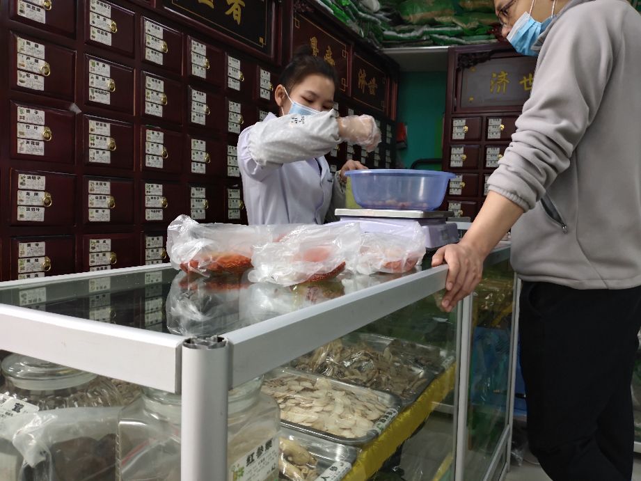 亲切暖心！来*疆新**阿图什市“好健康医药超市”买药好似走亲戚