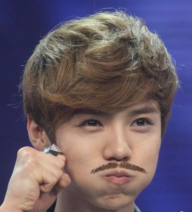 留了胡子反而更帅的男星,刮掉胡子帅到爆的男星