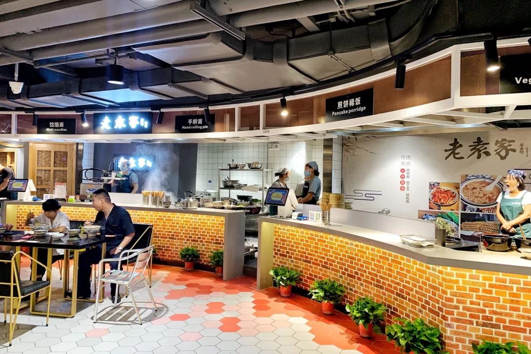 西安赛格品牌大升级!瑞幸和COACH做邻居,西安商业8月迷幻现实