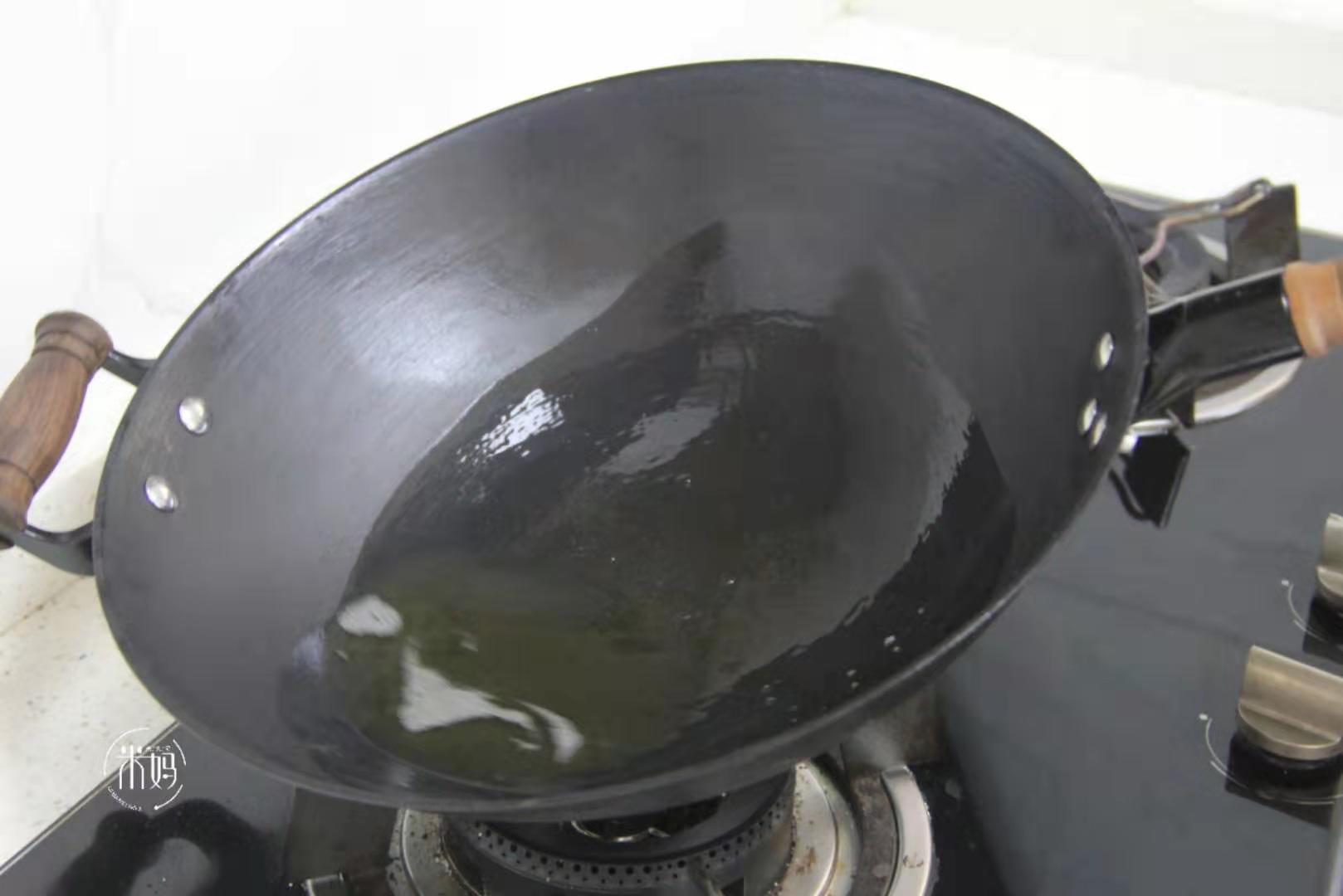 铁锅如何开锅？拿到别直接用，教你开锅，不粘锅不生锈寿命长