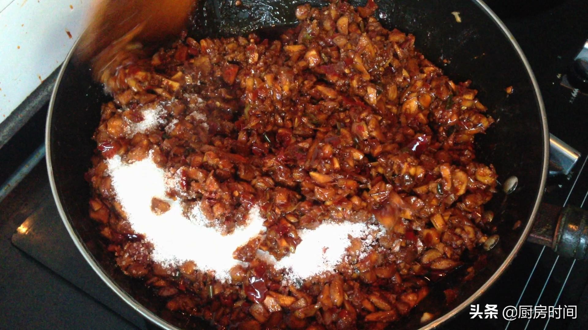 怎样做香菇酱最好吃,简单家常香菇酱