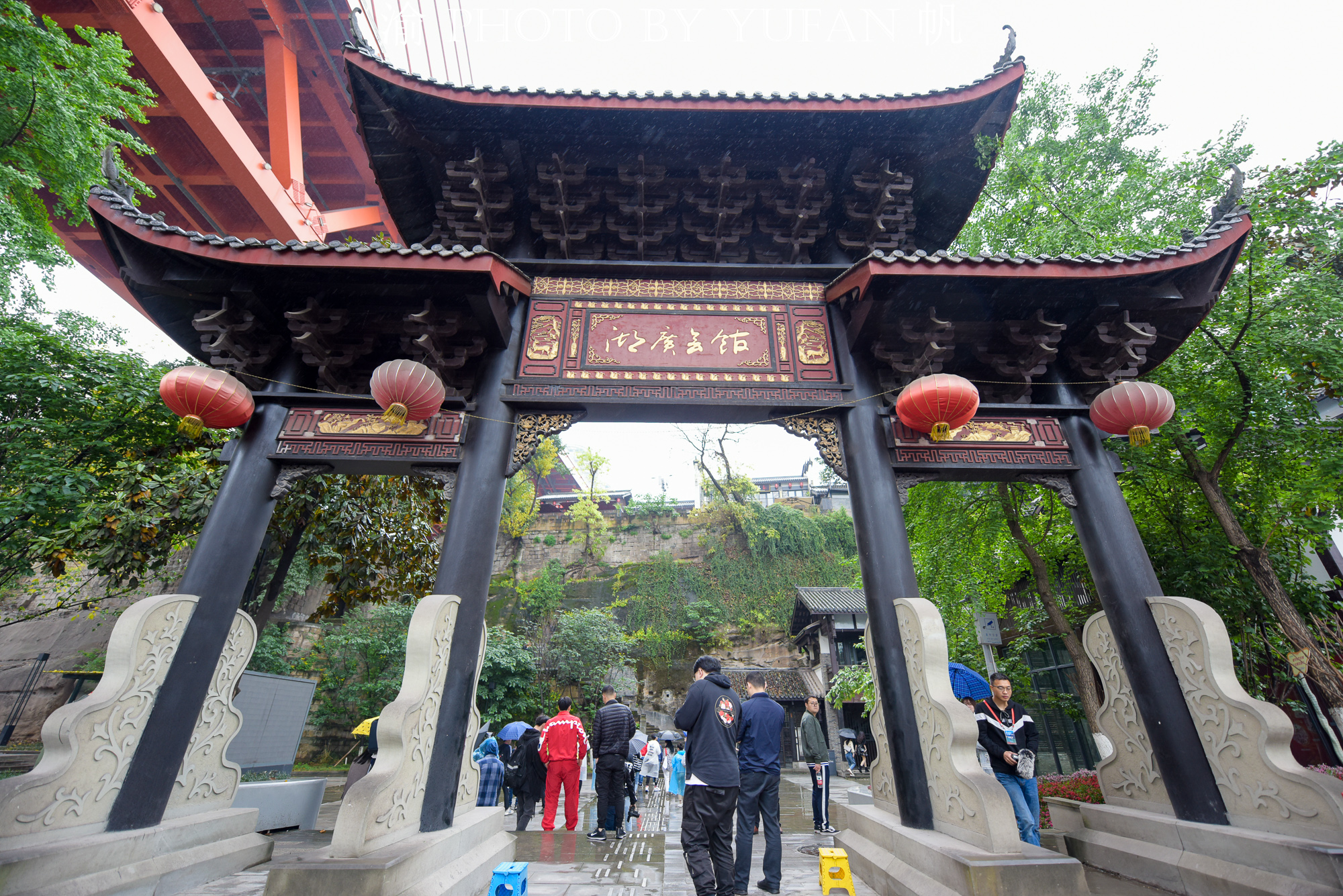 今日重庆朝天门洪崖洞图片,重庆朝天门和洪崖洞哪个好