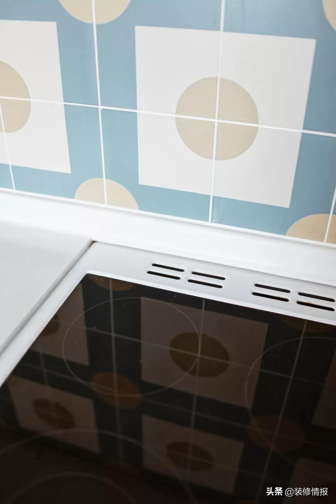 她买下32㎡上海老旧学区房，为女儿打造小桃园还有20㎡舒适大庭院