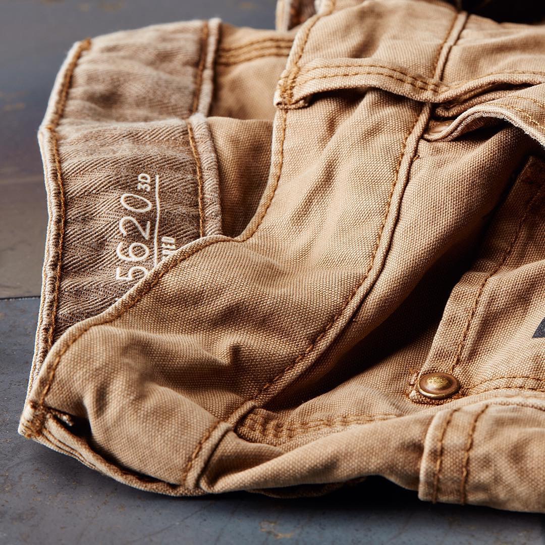 为什么别人穿牛仔裤最潮,牛仔裤穿对了原来也可以这么时髦