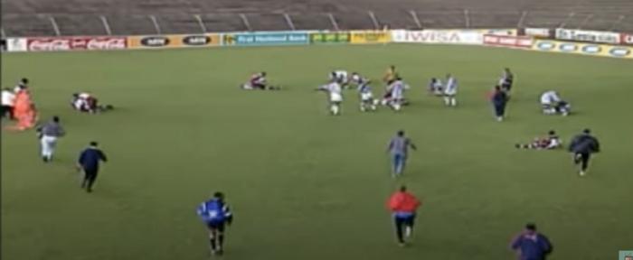 1998年刚果足球雷击视频,1998刚果球赛视频