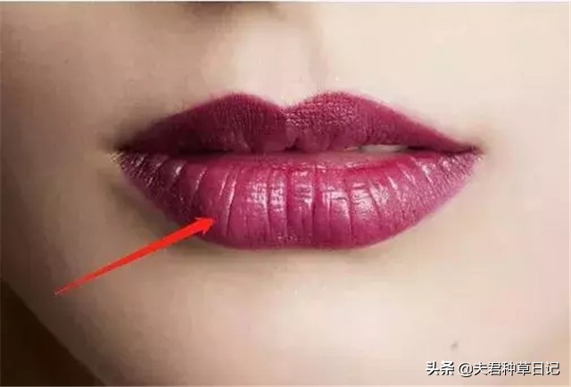 每天涂口红的女生10年,女生涂口红会有什么变化