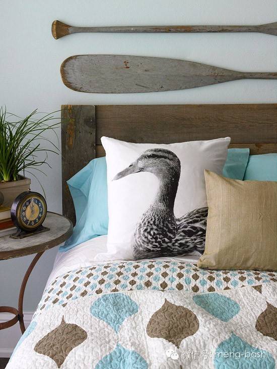 她将照片反扣在木板上之后，只做了这几步，结果大家都来效仿她