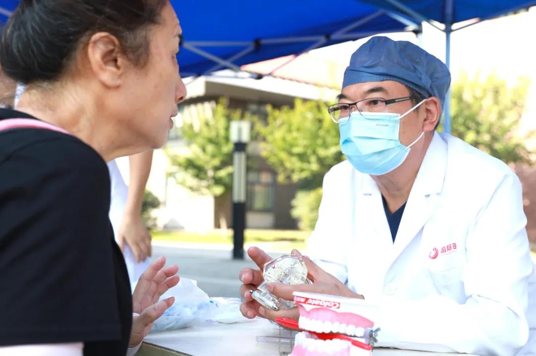 倪龙兴:用心守护牙齿健康