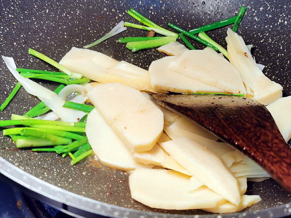 6月的笋怎么吃,八月笋怎么焯水