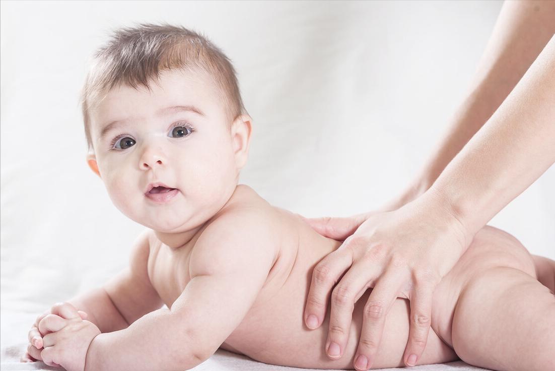 湿疹死皮粘着肉,湿疹粘在衣服上
