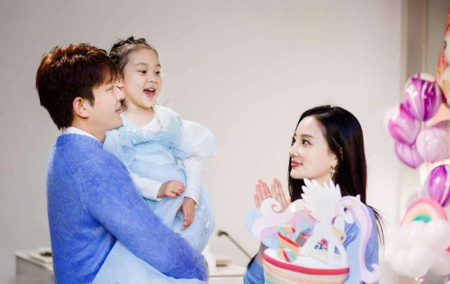 李小璐受了多少委屈,李小璐天使惹的祸图