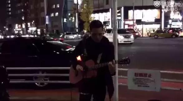 诗人或流浪者,街头艺人是一种什么生物?