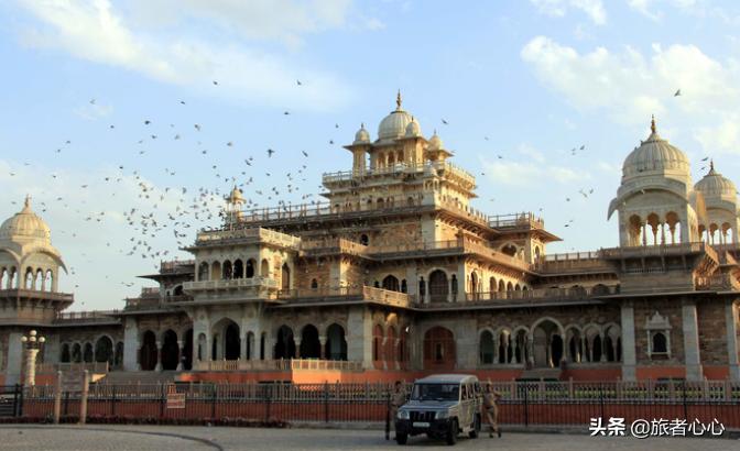 中国小伙巴基斯坦旅游买饮料,中国小伙去印度买东西