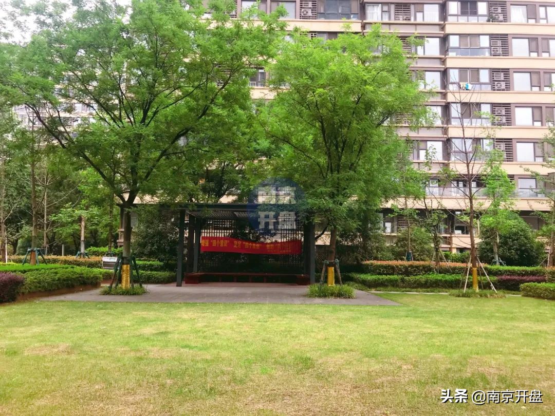 一套房产以516万拍卖成交,一套房子6000万