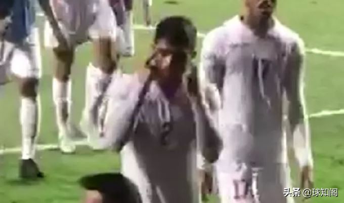 久保建英被歧视,久保建英遭360度旋转拉拽