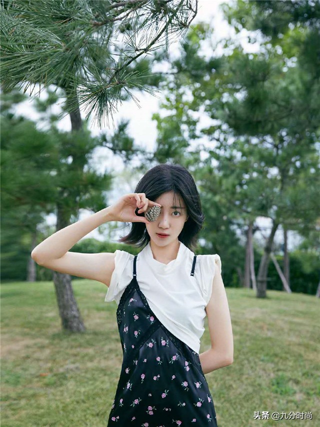 清新风碎花裙怎么搭配好看,碎花裙也一样可以穿出高级感