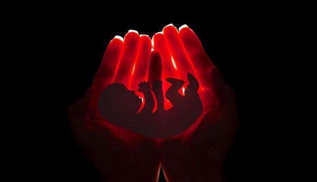 羊水过少的原因及处理方法,羊水多和羊水少都有啥危害