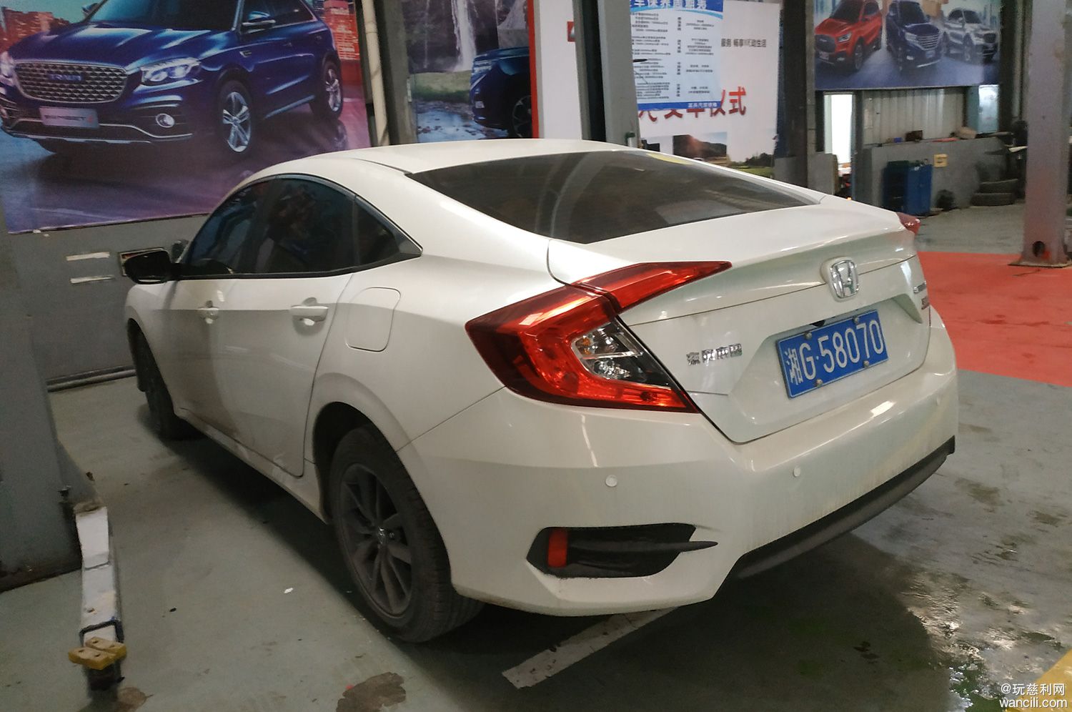 思域底盘轻轻被挂了,本田思域神车被交警拦下