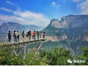 我能想到最美的地方,就是和你牵手走遍辉县的山山水水