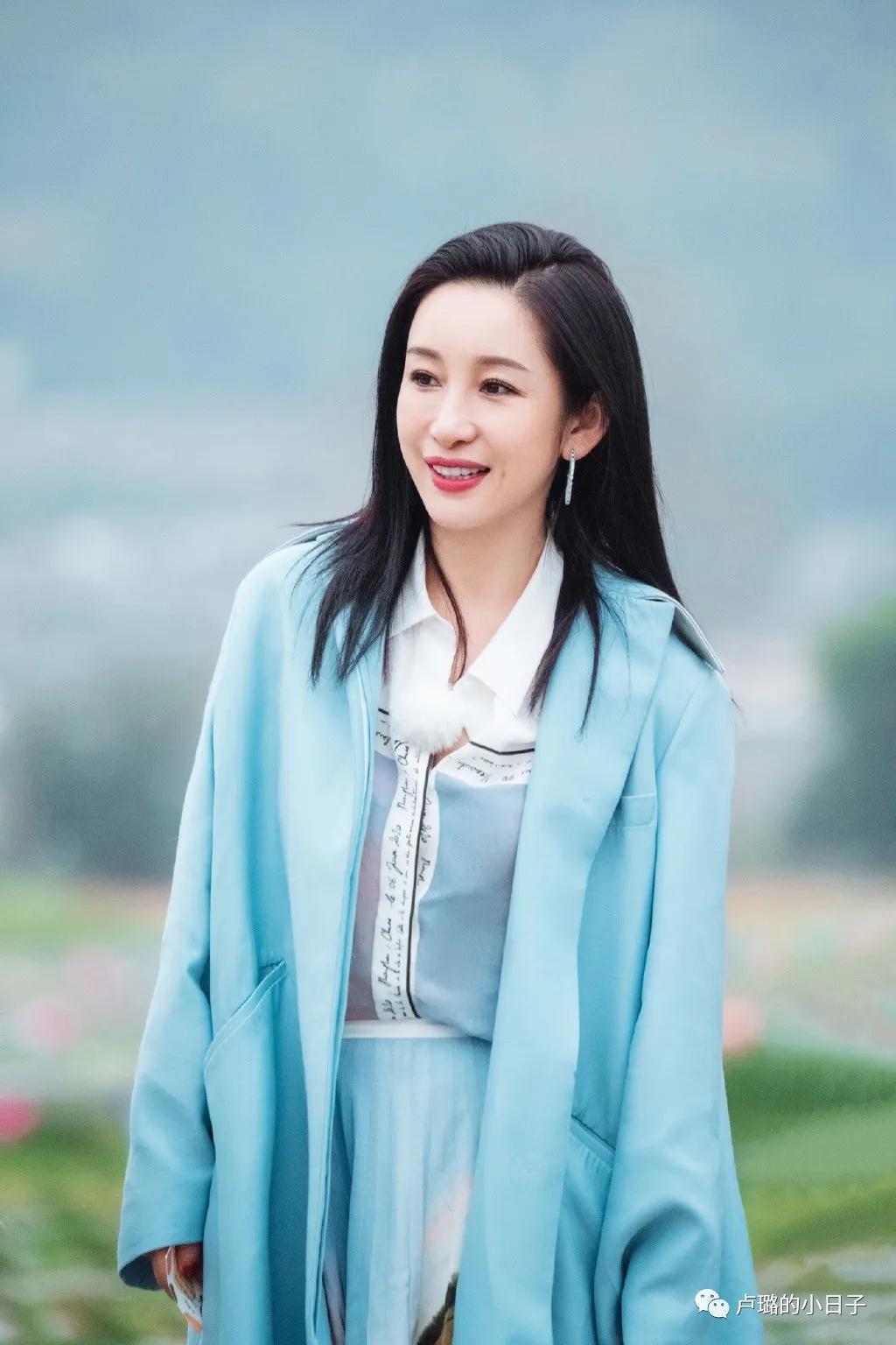 被秦海璐穿过的那些牌子，简直就是中年姐姐穿搭的模版