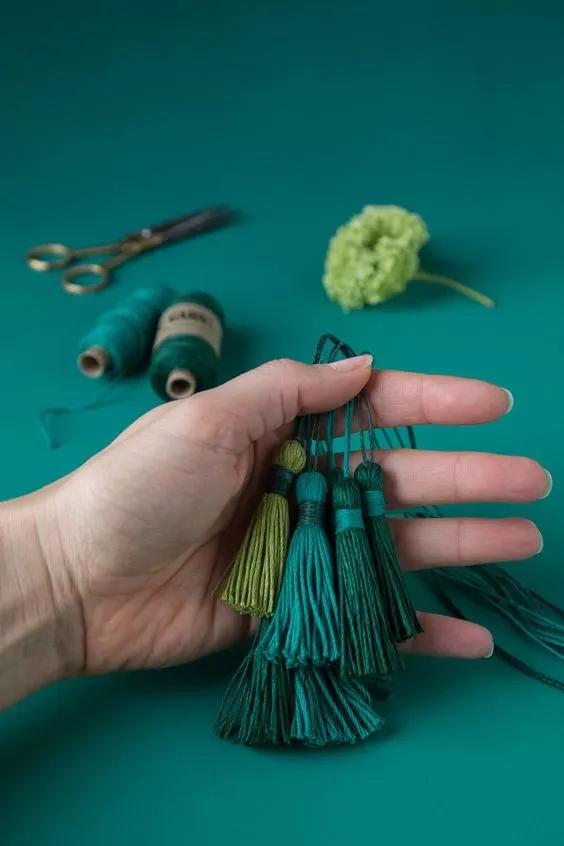 流苏饰品教程全部过程,流苏的穿法教程