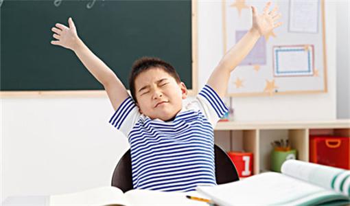 假如你家孩子有以下表现,多大的孩子哭闹撒泼怎么管教有效