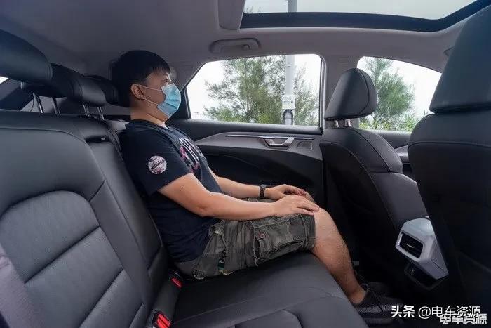 蔚来es6和ec6的后排空间,蔚来es6es7后排空间对比