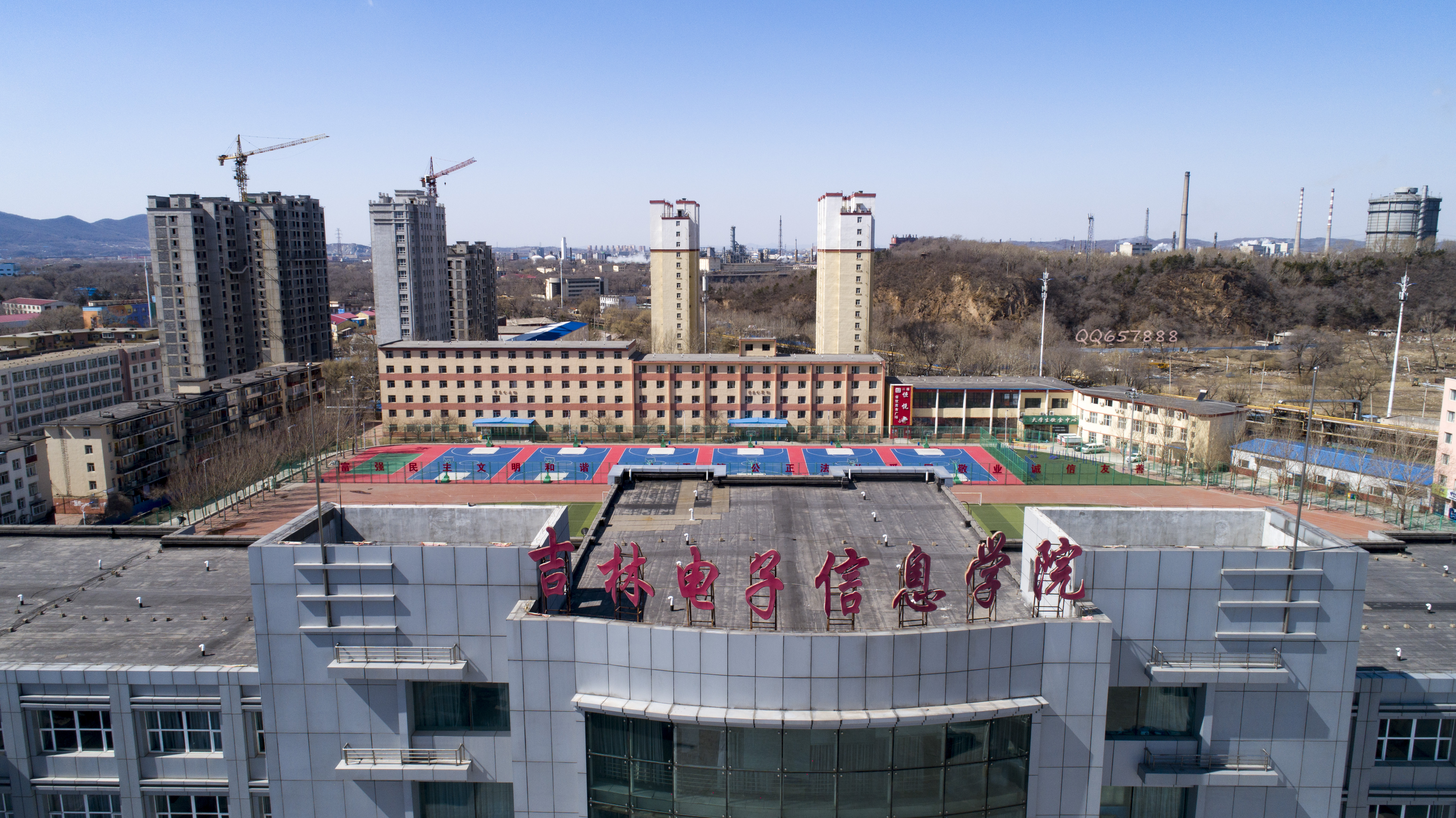 吉林电子信息职业技术学院观景图,航拍电子科技职业学院