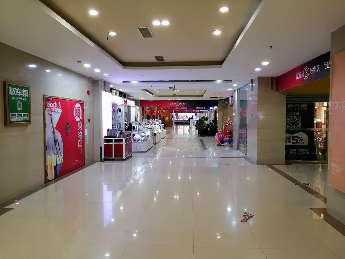 等了十年的搬迁,成都红牌楼西部汽车城好久搬迁