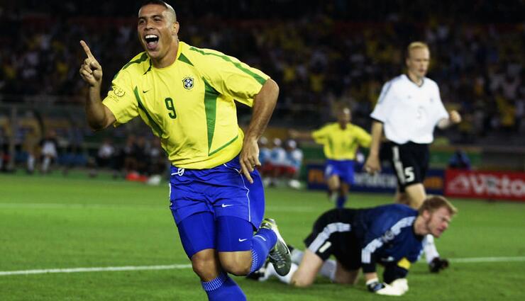 那些年我们一起追的球星视频,那些年我们一起追的足球明星手绘