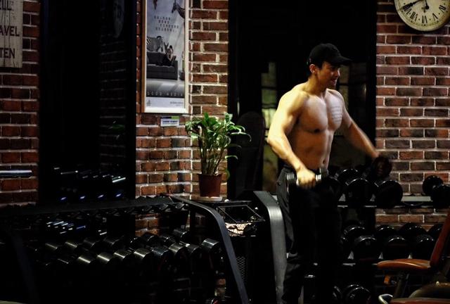 练着练着饿了怎么办？训练中的营养补充方法解密！