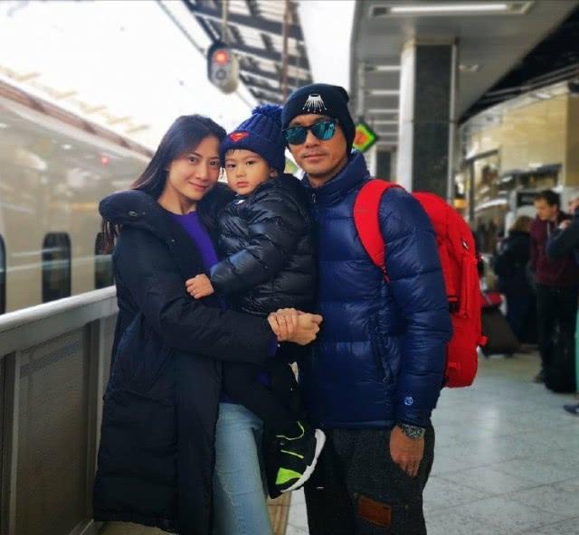 陈国坤谈出演李小龙周星驰的告诫,陈国坤还原李小龙寸拳