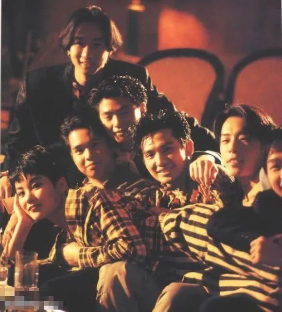 黄家驹十大经典金曲中文,黄家驹十大经典曲