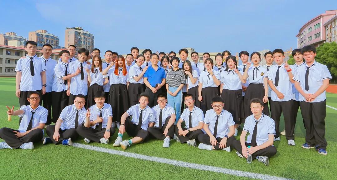 浣庤繘楂樺嚭灞曠幇鍔炲瀹炲姏,浣庤繘楂樺嚭褰兼鎴愬氨