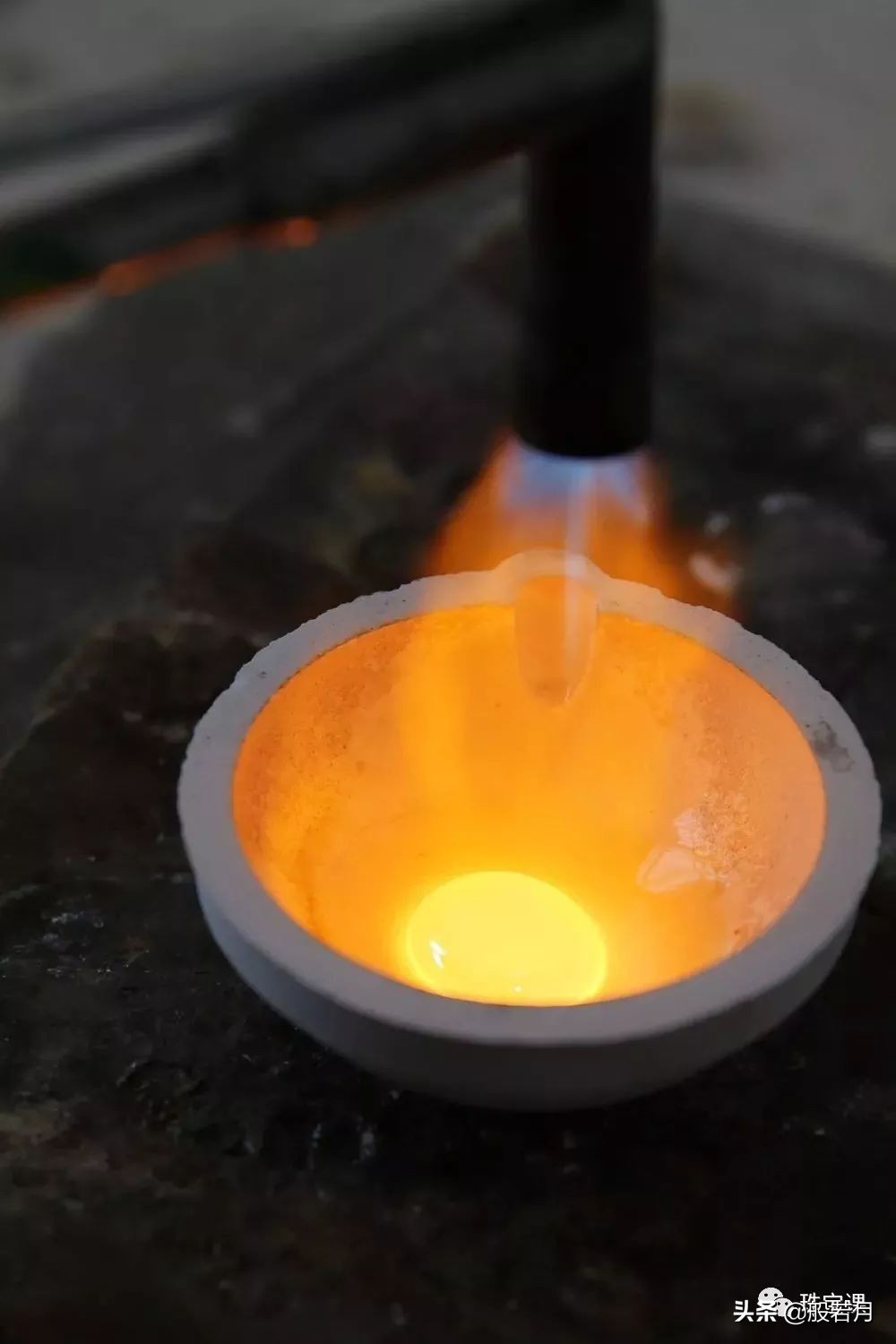 足金被火烧了会怎么样,足金产品烧后有白灰