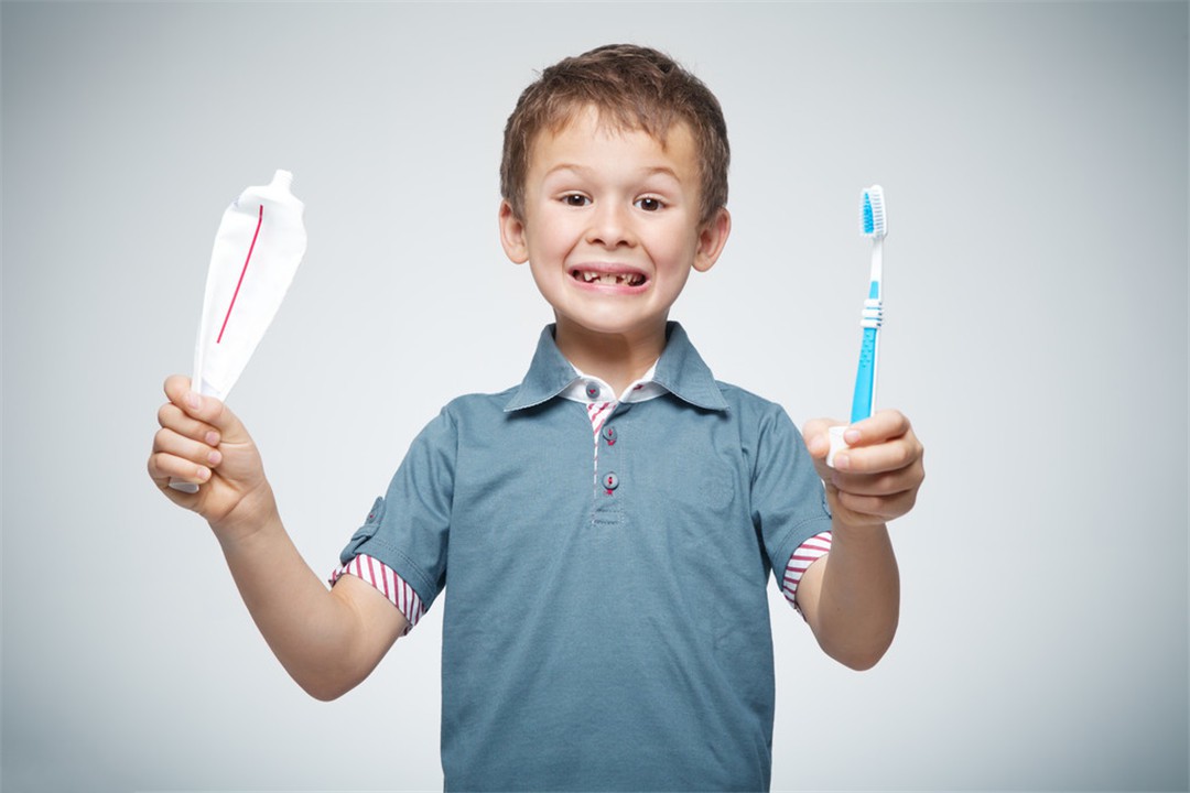 孩子刷牙怕恶心怎么办,孩子刷牙难题