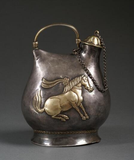 唐鸳鸯莲瓣纹金碗距今多少年,鸳鸯莲瓣纹金碗图案什么意思