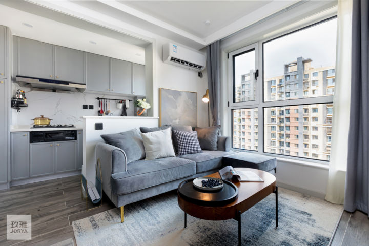 业主把家里收拾的井井有条,美女收拾家干净卫生