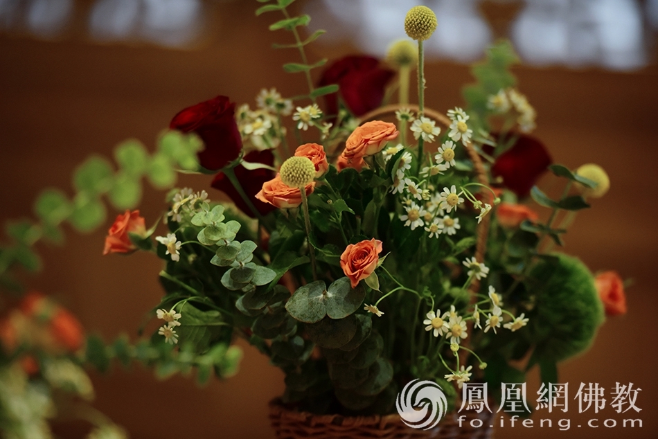 遇见插花之美：湖北黄石慈光精舍佛前供花班开课