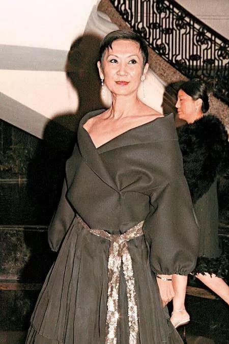 老派人眼里女明星要进入上流社会需要做什么？