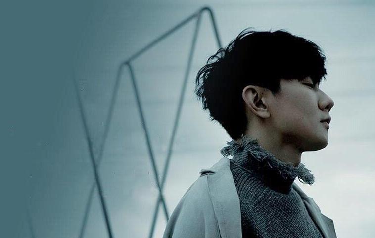 许嵩大学时期写歌,听着许嵩的歌长大的90后