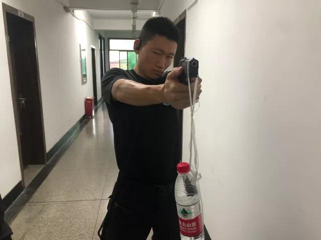 杭州市公安局特保队员,浙江杭州武警特战队员比武