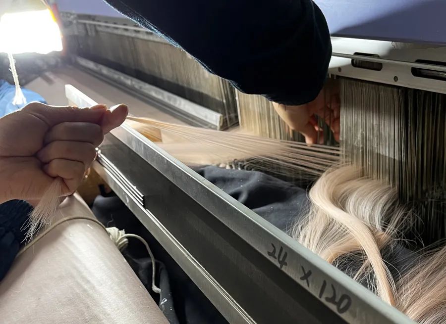 穿苎麻大气从容之美,穿一袭香云纱尽显古典韵美