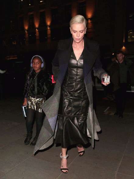 塞皇颜值变化,塞皇颜值巅峰