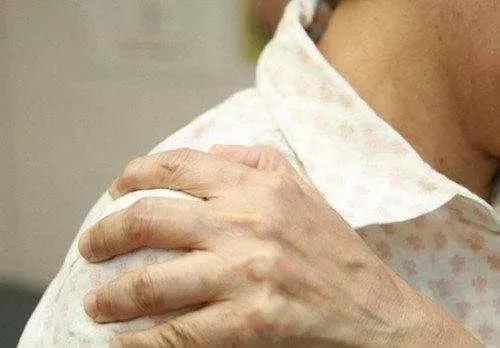 掌心按摩的功效与作用,掌心搓热哪个穴位改善气虚体质