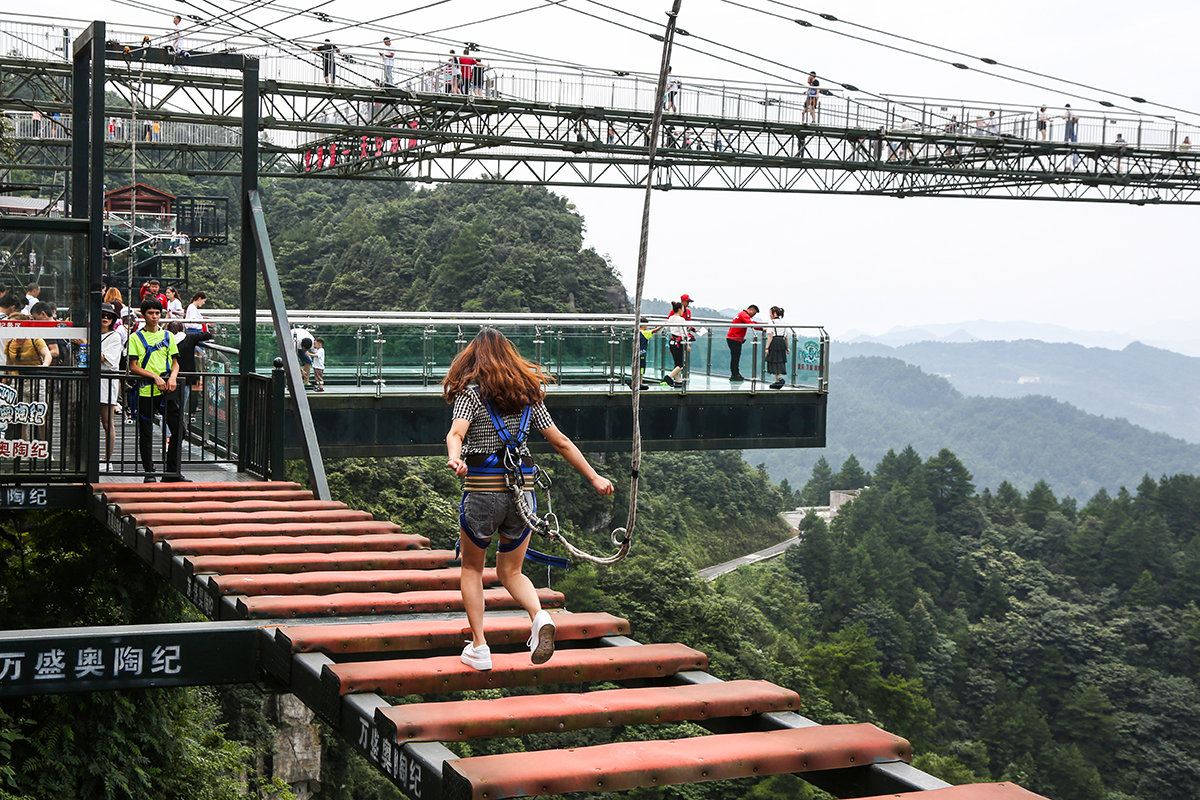 奥陶纪重庆万盛悬崖秋千有多高,悬崖秋千重庆奥陶纪体验全程