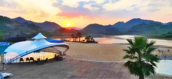 板辽湖金沙滩嗨翻夏夜,板辽金沙滩景区夜场开没有