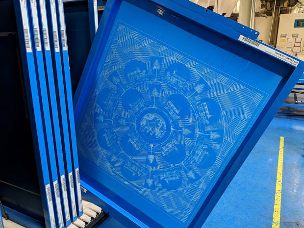 18个月时间才完成一条丝巾！Hermès爱马仕像画作般的百年作品