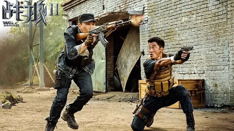 战狼2中发生叛乱,战狼2炸客车